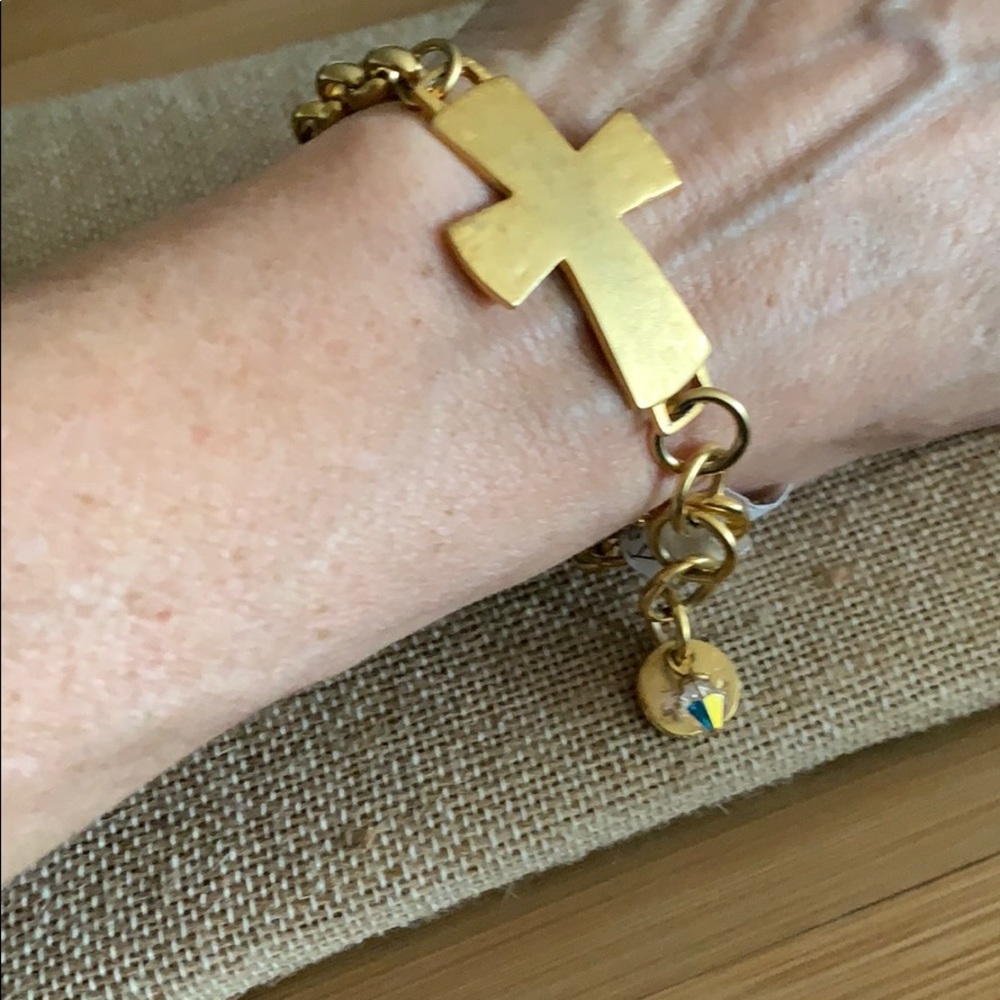 🌺Gold cross link bracelet by Grace George NWT